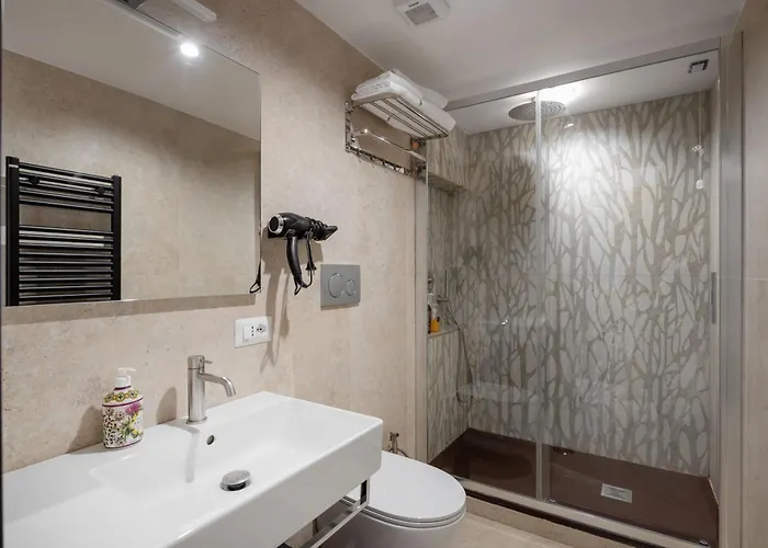 בית הארחה Joyful 148 Luxury 4*